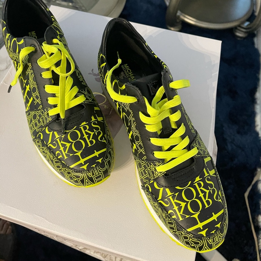 Michael Kors Size 11 Billie Trainer